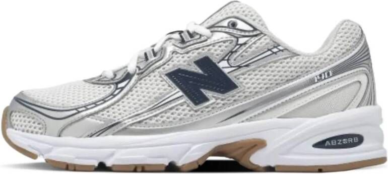 New Balance Grijze Leren Sneakers Geperforeerde Details