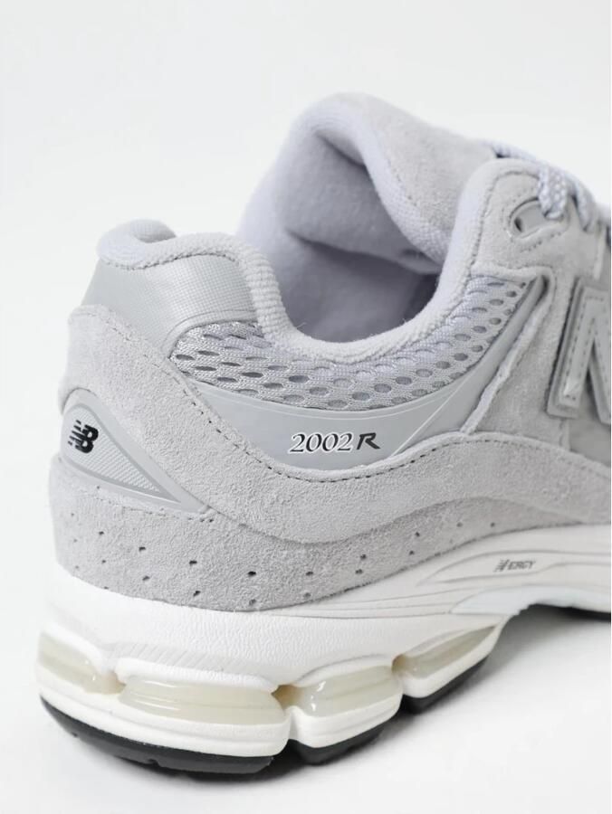 New Balance 2002R sneaker van mesh met suède details