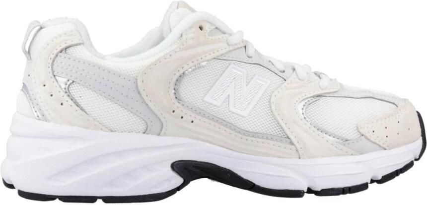 New Balance Beige Argento Sneakers Stijlvol en Comfortabel Beige