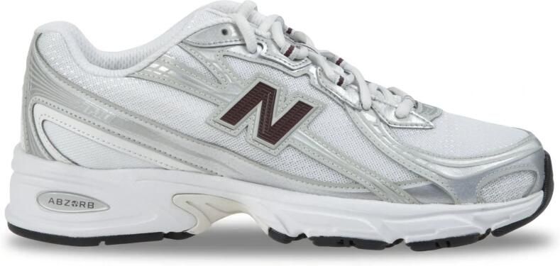 New Balance 740 Sneakers