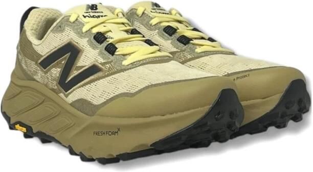 New Balance Beige Sneakers voor een stijlvolle look