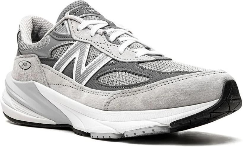 New Balance Grijze Leren Sneakers met Contrasterend Paneel