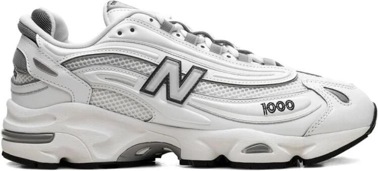 New Balance Witte Slip-On Sneakers met Vetersluiting