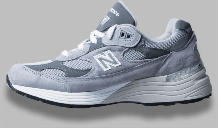 New Balance Grijze Sneakers voor een Stijlvolle Look - Foto 2