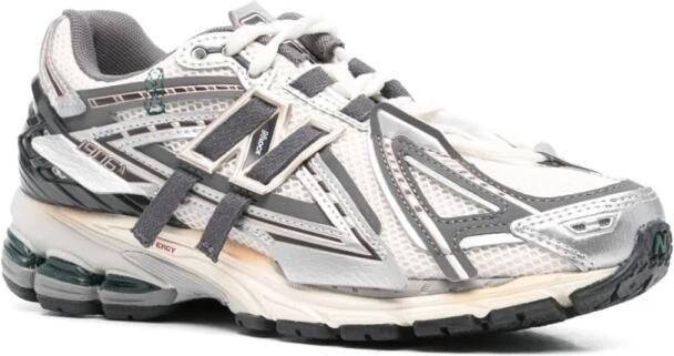 New Balance Zilveren Sneakers Mesh Design Panel Logo Gray Dames