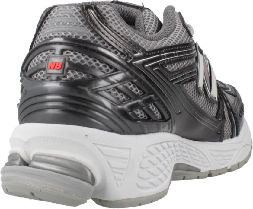 New Balance Stijlvolle Sneakers voor Mannen en Vrouwen