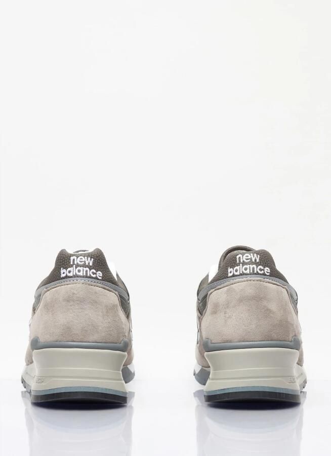 New Balance Grijze Sneakers Aanbevolen Maat Groter Suède Bovenwerk Normale Pasvorm Rubberen Zool