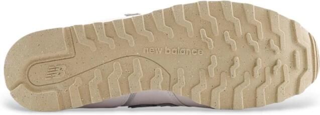 New Balance Synthetic Suede Fabric Lined Round Toe Sneakers