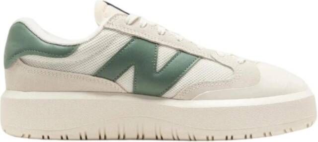 New Balance Klassieke tennisschoen met overdreven proporties en onverwachte details White
