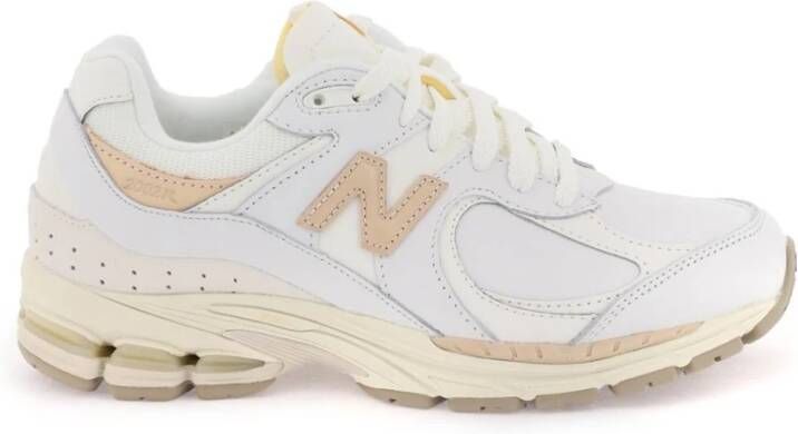 New Balance Modieuze Sneakers met Uniek Design en Comfort White Dames