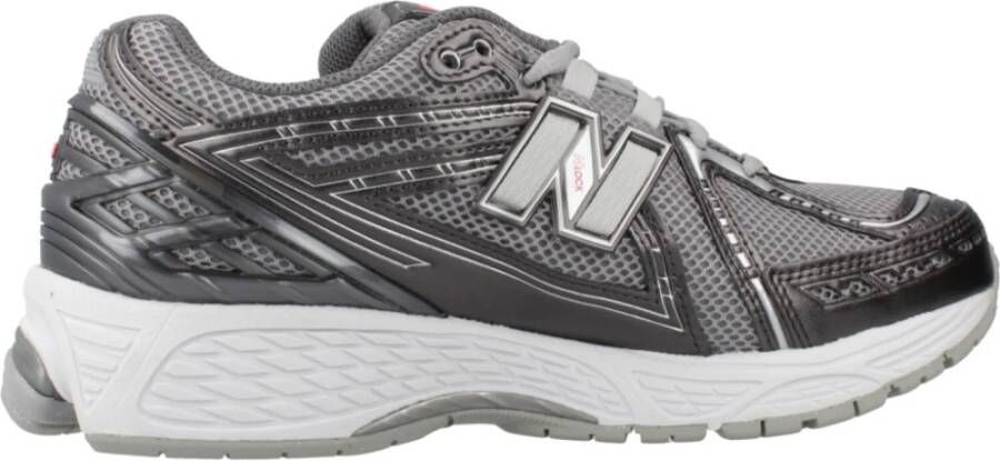 New Balance Stijlvolle Sneakers voor Mannen en Vrouwen