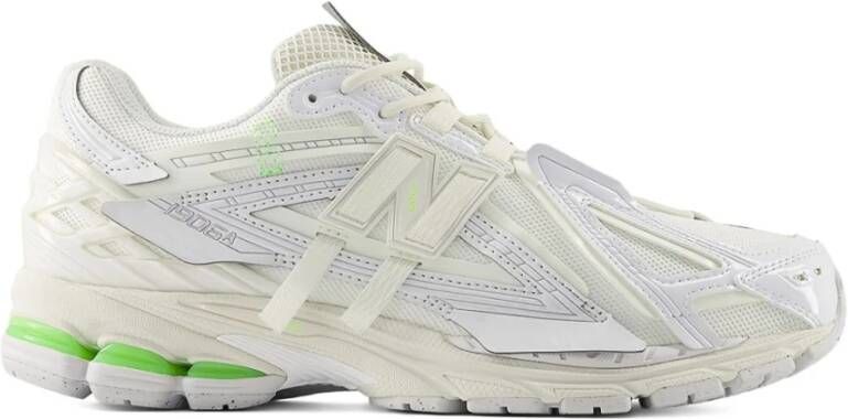 New Balance Witte Sneakers Logo-Verfraaide Rubberen Zool