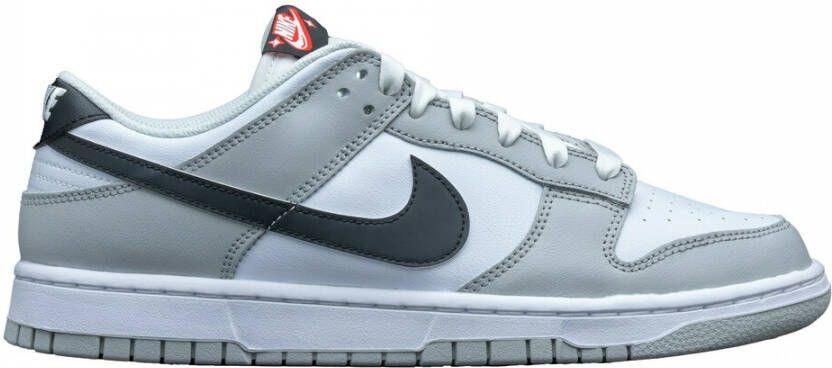 Nike SE Jackpot Sneakers Stijlvol en Comfortabel Grijs