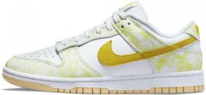 Nike Dunk Low Strike Sneakers Nike Geel Unisex
