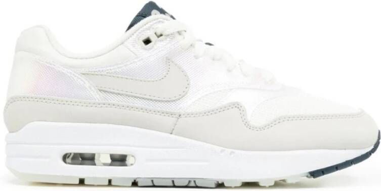 Nike Low-Top Sneakers Air Max 1 Amd La Ville Lumi�re Sneakers in wit