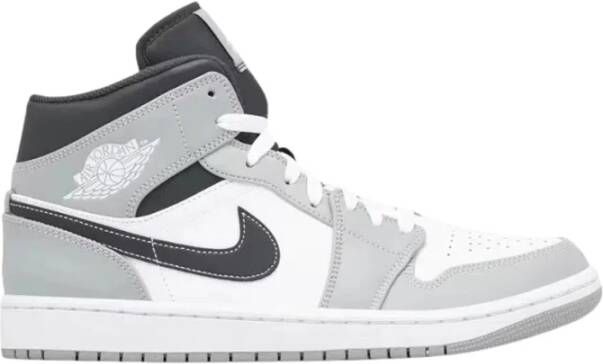 Jordan 1 Mid Schoenen Grijs Maat: 42.5 Leer Synthetisch Foot Locker