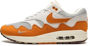 Nike Monarch Sneakers Oranje Heren