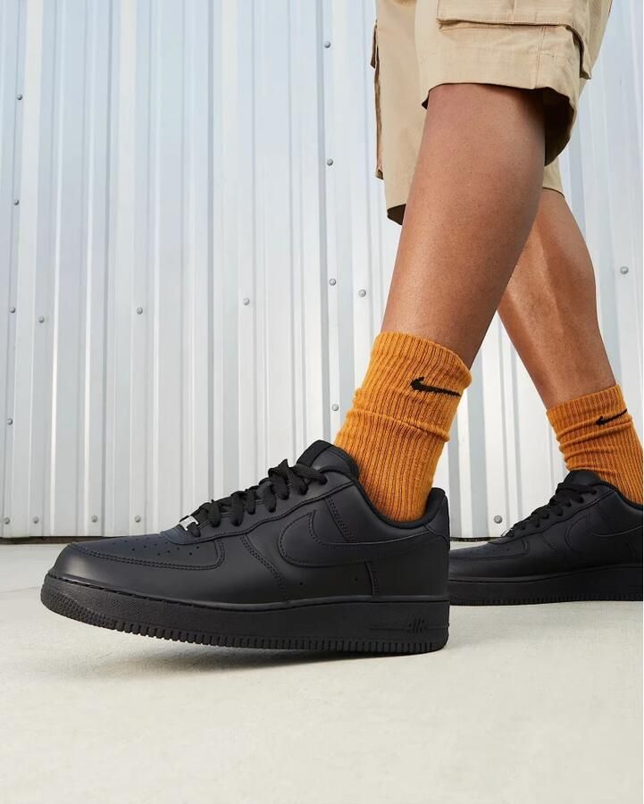 Nike Air Force 1 07 Leather Low Top Sneakers - Foto 5