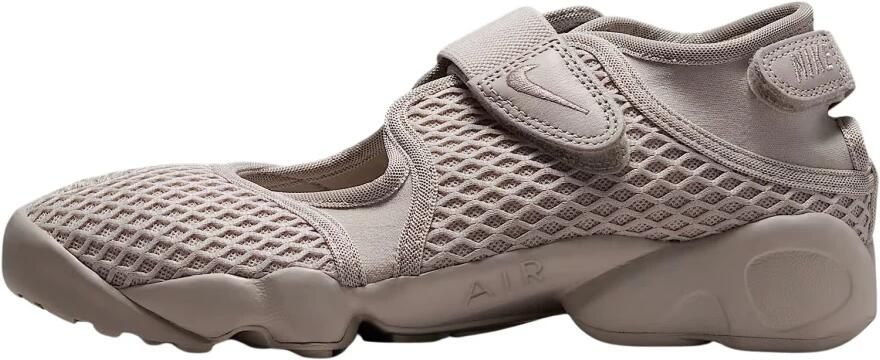 Nike Air Rift Lace Sneaker