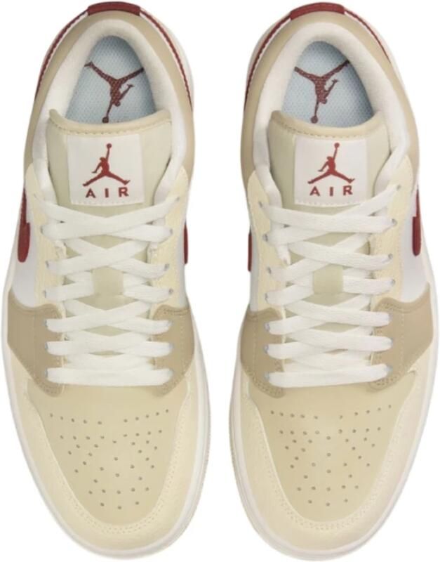 Nike Beige Leren Sneakers met Ronde Neus