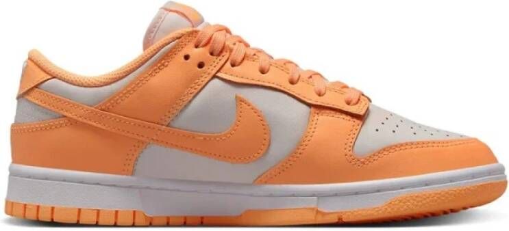 Nike Peach Cream Dunk Low Stijlvolle en veelzijdige sneakers Orange
