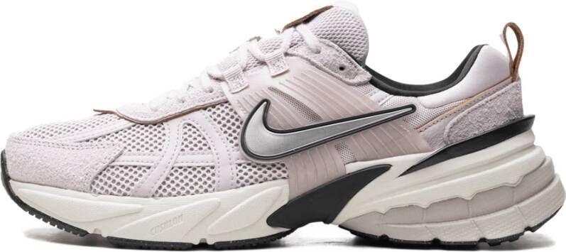 Nike V2k Run Dames Schoenen Paars Maat: 36.5 Mesh Synthetisch Foot Locker