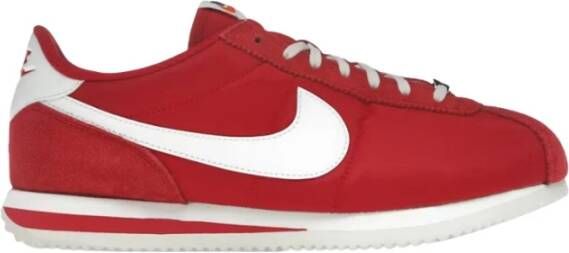 Nike Rode Gym Sneakers voor Vrouwen