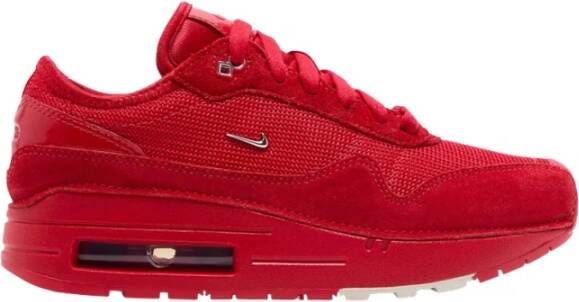 Nike Rode Jacquemus Mystic Sneakers Vrouwen