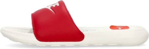 Nike Rode Slipper met Swoosh Print