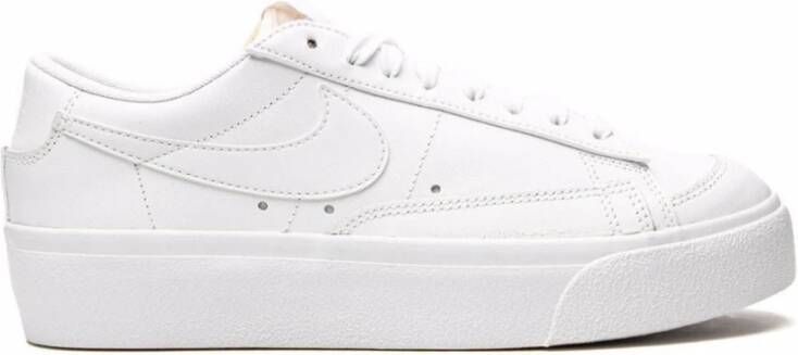 Nike Wmns Blazer Low Platform Basketball Schoenen white white black maat: 39 beschikbare maaten:37.5 38.5 39 40.5 36.5 42