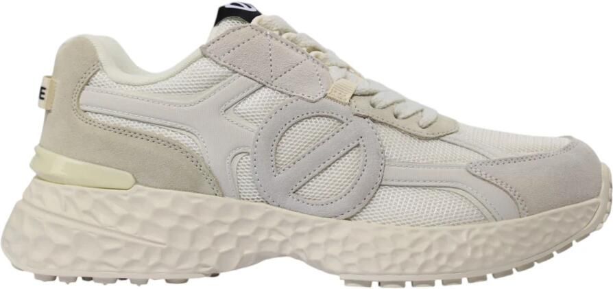 No Name Sneakers