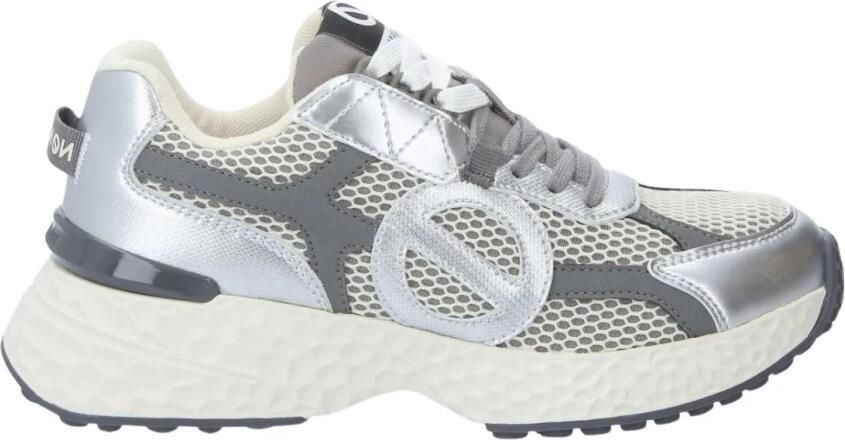 No Name Sneakers