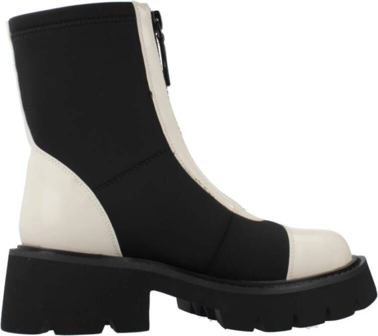 Noa Harmon Stijlvolle Haklaarzen