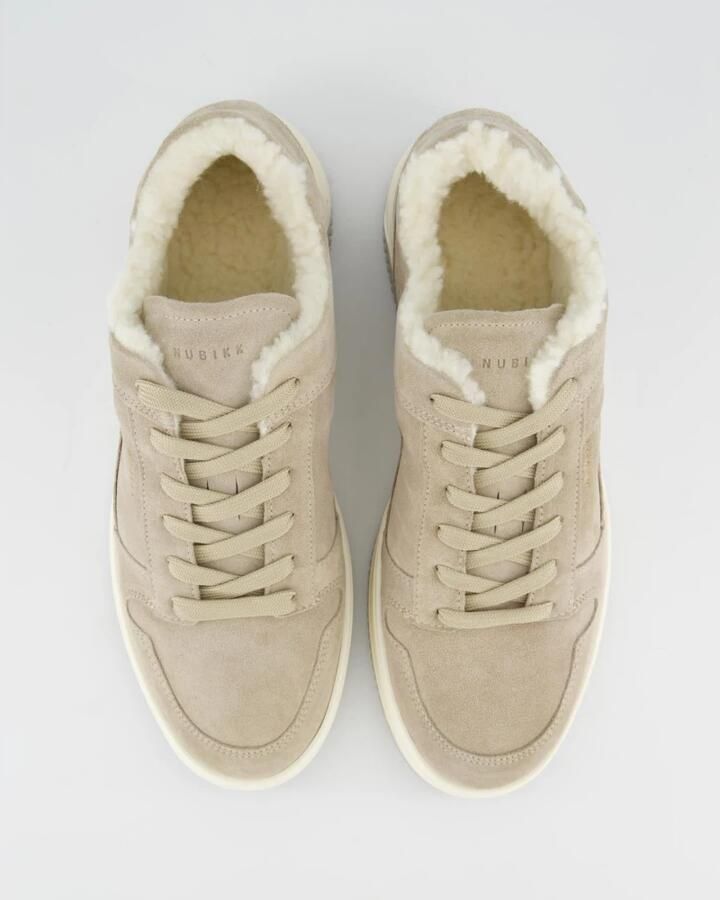NUBIKK Lage Sneakers Heren Basket Court Fur Maat: 41 Materiaal: Suède Kleur: Taupe