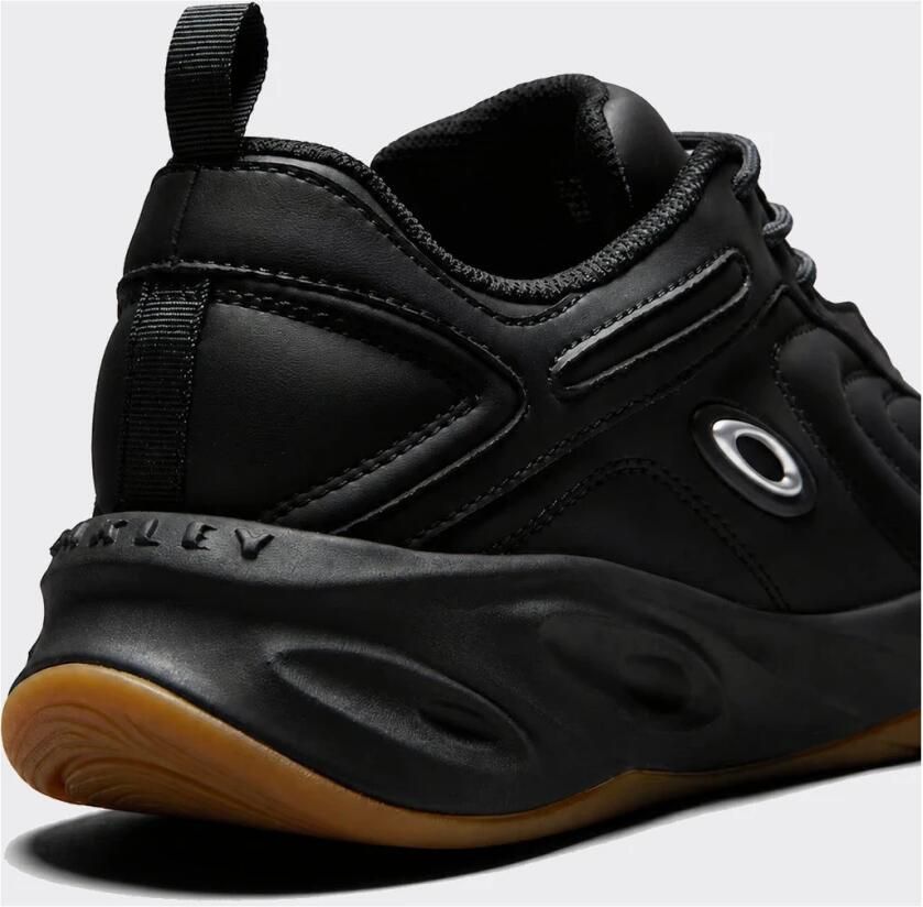 OAKLEY Sneakers laag 'FOF100766 STRIKE BASELINE Pitch Black' zwart