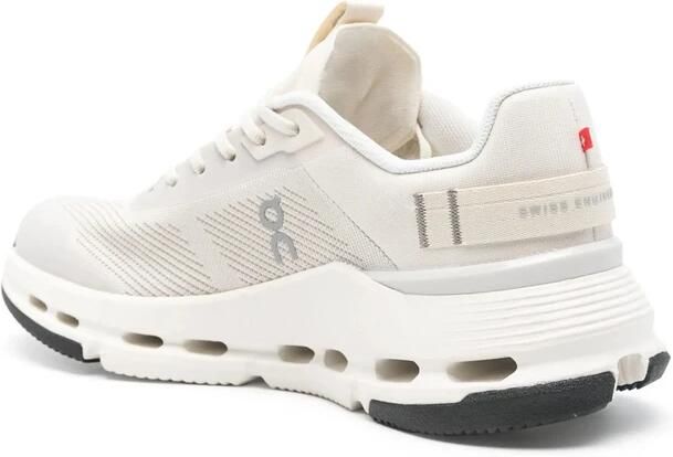 On Running Beige Veterschoenen met Treklipje