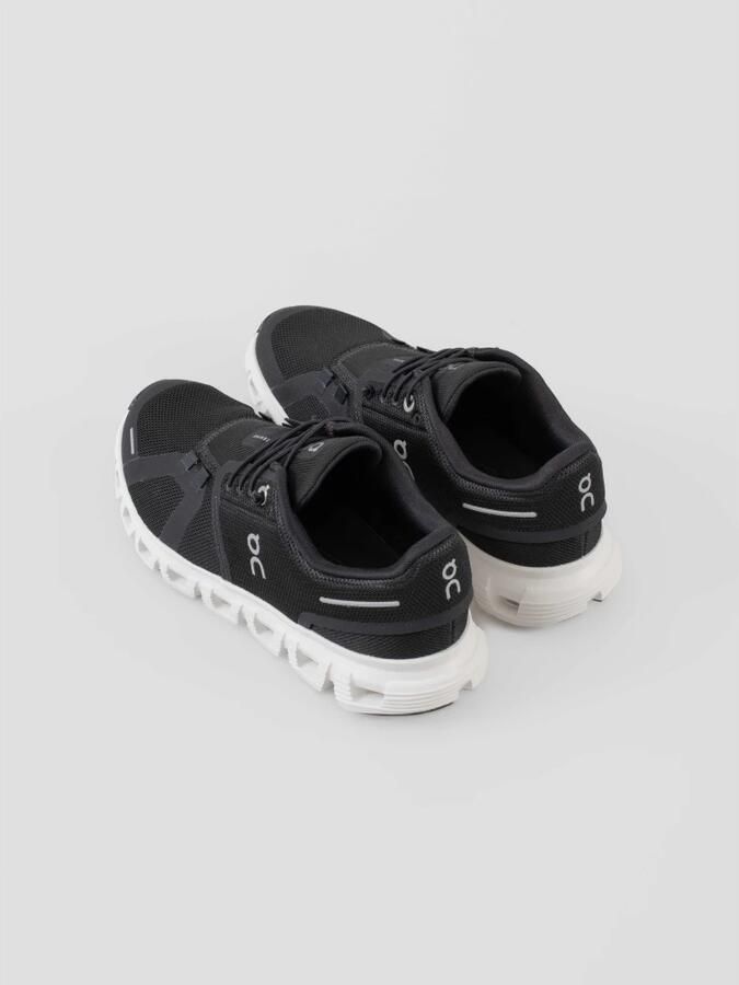 On Running Cloud 6 Sneakers