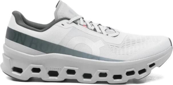 On Running ON Sneakers