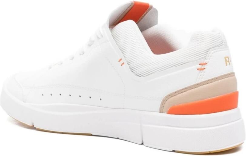 On Running Witte Leren Sneakers met Geperforeerde Details