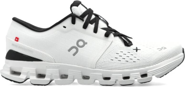 On Low-Top Sneakers 'Cloud X 4' Sneakers in wit