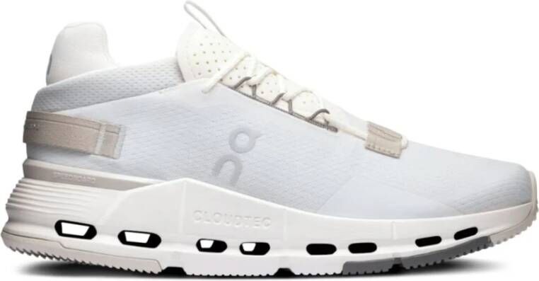 On Running Witte Sneakers Paneelontwerp Logoprint