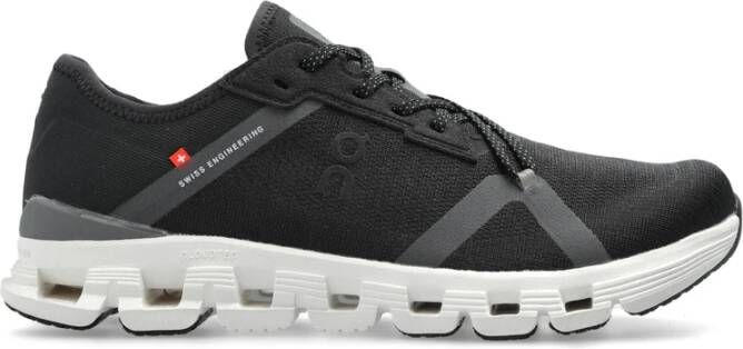 On Running Zwarte Veterschoenen met Speedboard Plaat