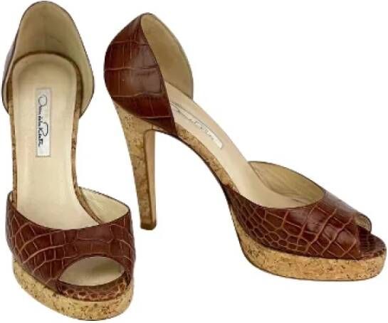 Oscar De La Renta Pre-owned Leather heels Brown Dames
