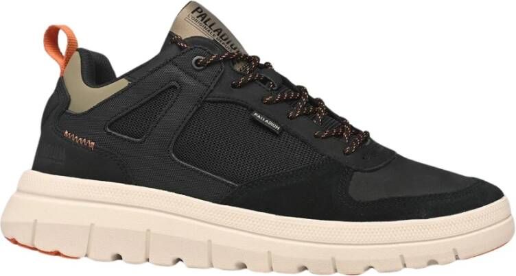 Palladium Zwarte Sneaker met Modern Ontwerp