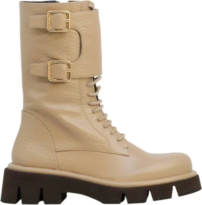 Paloma Barceló Comba Veterlaars