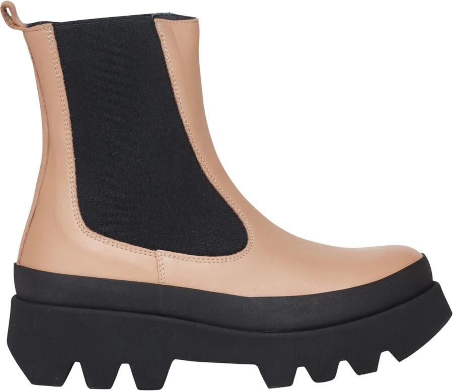 Paloma Barceló Bianca Enkellaars