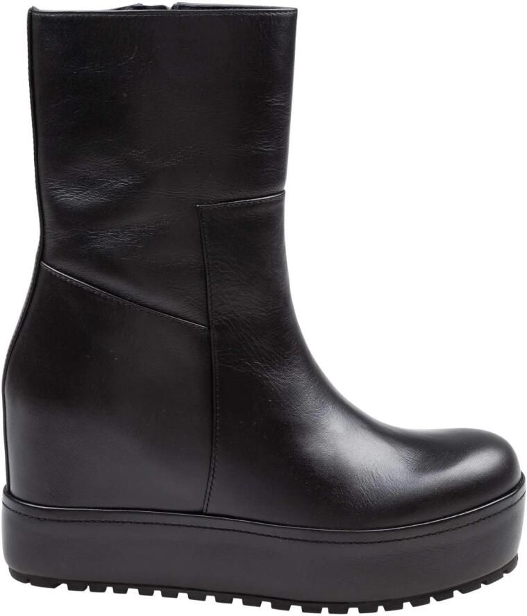 Paloma Barceló Zwarte leren enkellaars met plateauzool