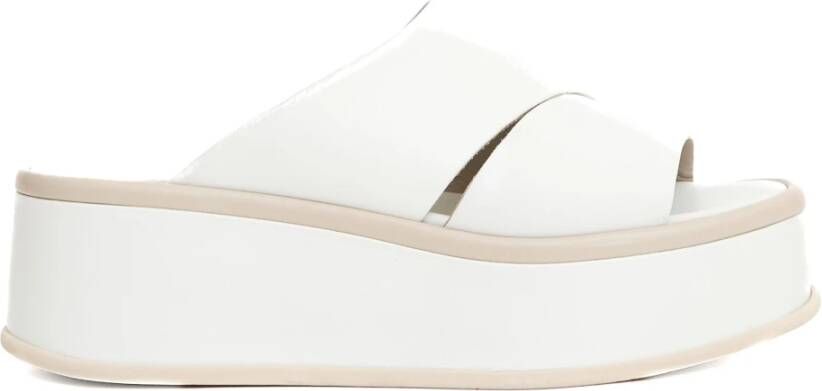Patrizia Bonfanti Witte Leren Sleehak Sandalen Ss25