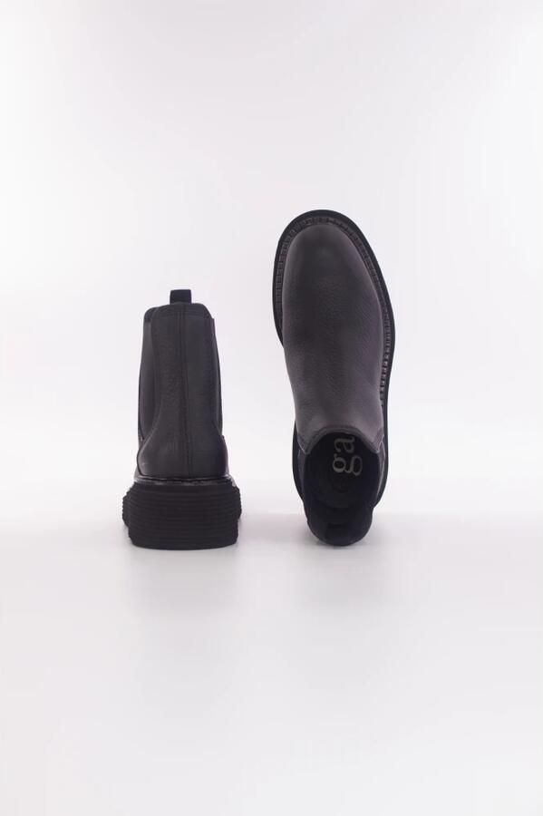 Pedro García Chelsea Boot