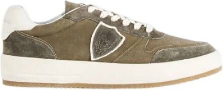 Philippe Model Khaki Groene Sneakers met Geperforeerde Neus